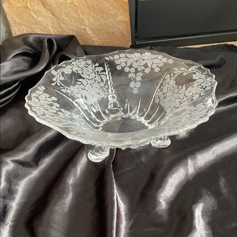 Elegant Vintage Martinsville Clear Etched Glass Depression Era Bowl